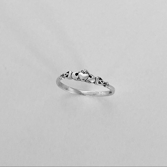 💕💕TOP SELLER💕Sterling Silver Tiny Claddagh Ring, Irish Ring, Loyalty Rings - Picture 5 of 8